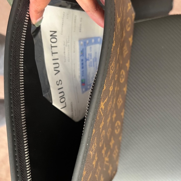 LV CLUTCH - Picture 4 of 5